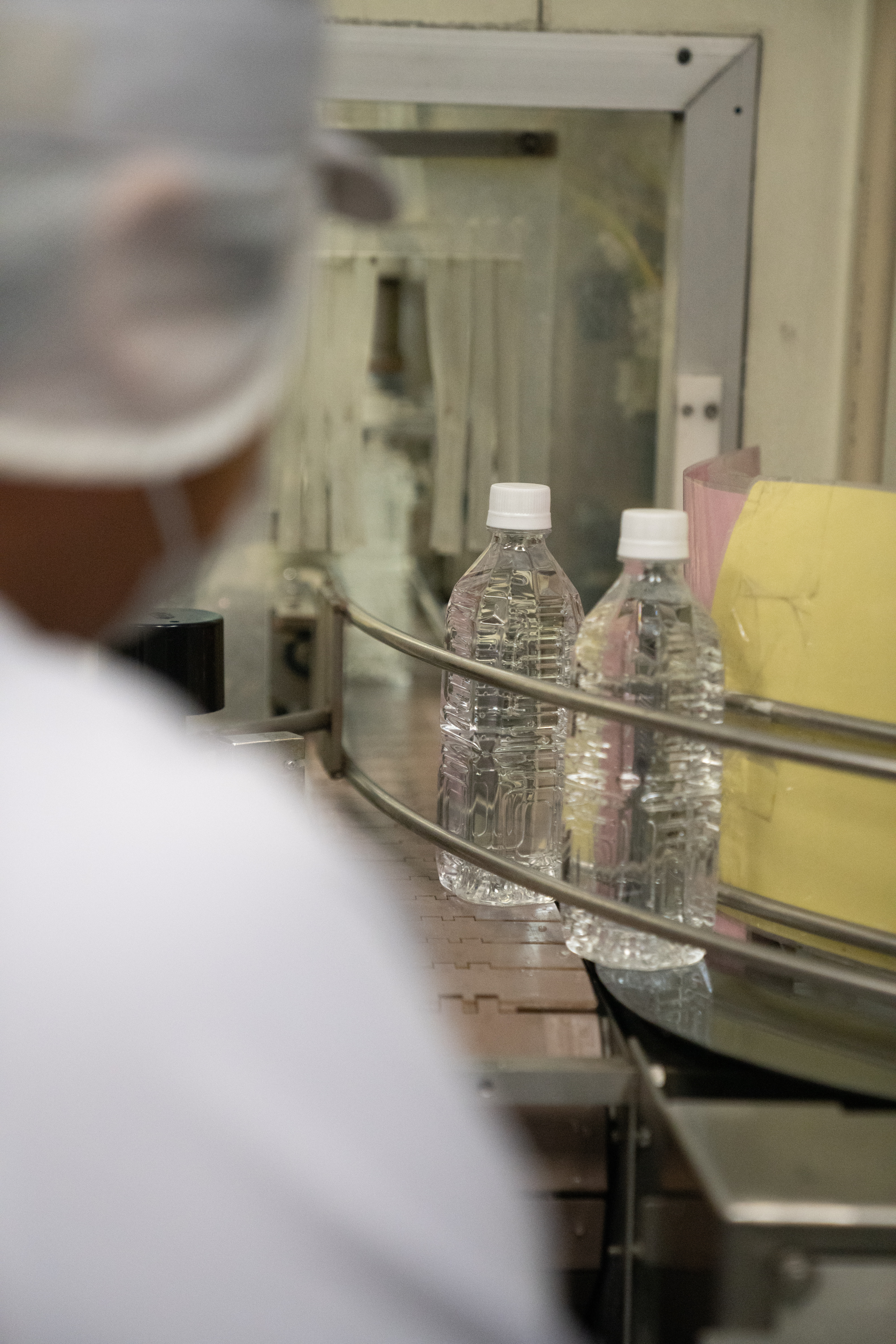 美粧水の充填工場